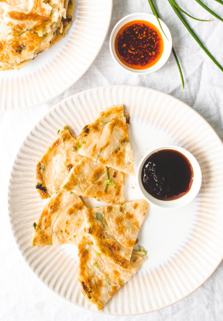 Crispy and Flaky Chinese Scallion Pancake (蔥抓餅)